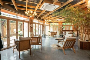 Cafe - Sanae' Oldtown Hotel (Chiang Mai)