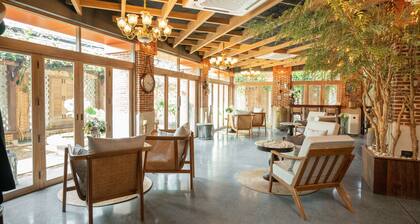 Sanae' Oldtown Hotel