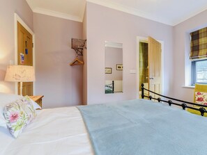 5 bedrooms, free WiFi, bed sheets