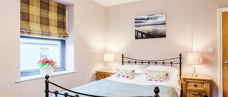 5 quartos, Wi-Fi de cortesia, roupa de cama