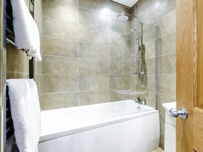 Towels - 5 bedroom accommodation in Amble, near Morpeth (Amble, near Morpeth)