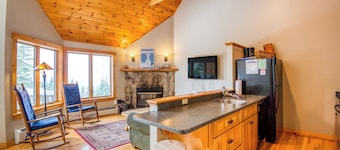 Rock Pond Condo 77 - Ski in Ski out Cozy Condo at Saddleback