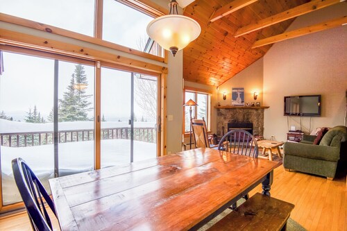 Rock Pond Condo 77 - Ski in Ski out Cozy Condo at Saddleback