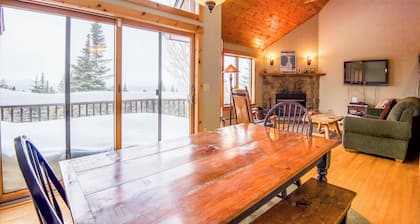 Rock Pond Condo 77 - Ski in Ski out Cozy Condo at Saddleback