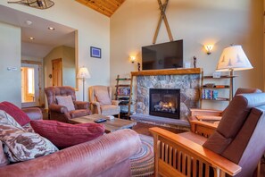 TV, fireplace, DVD player