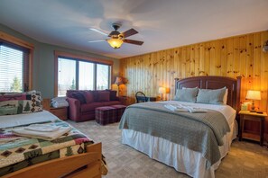 3 habitaciones, tabla de planchar con plancha, wifi y ropa de cama 