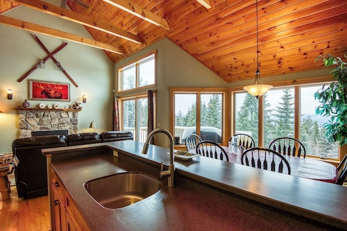 Rock Pond Condo 79 | Saddleback, Ski-in/out