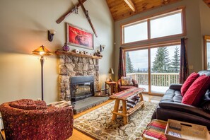 Smart TV, fireplace - Rock Pond Condo 79 | Saddleback, Ski-in/out (Sandy River Plantation)