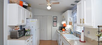 NEW TO VRBO: STEPS TO BEACH/DOWNTOWN -DOG FRIENDLY-1600 Bayard Ave, Dewey, DE