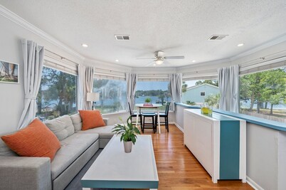 Must See Private Beach-Heated Pool Spa-Weddings-Water Front-Boat Slips-Sleeps 44