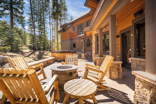 555 Independence Road by Summit County Mountain Retreats