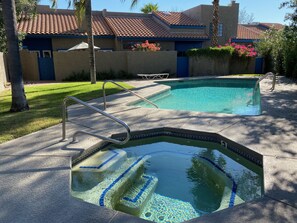 室外游泳池，恒温泳池