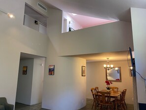 Interior - Gorgeous ALL NEW Smart Townhome, <1 mile to UA/Banner (Tucson)