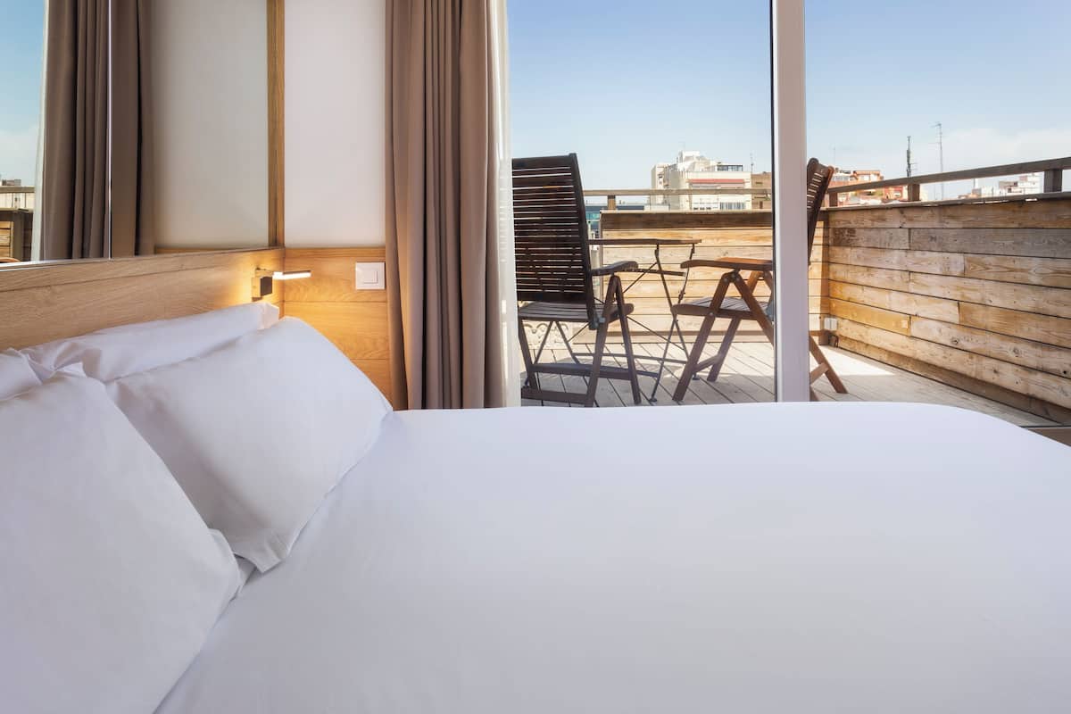 Superior Double Room | Minibar, in-room safe, desk, iron/ironing board