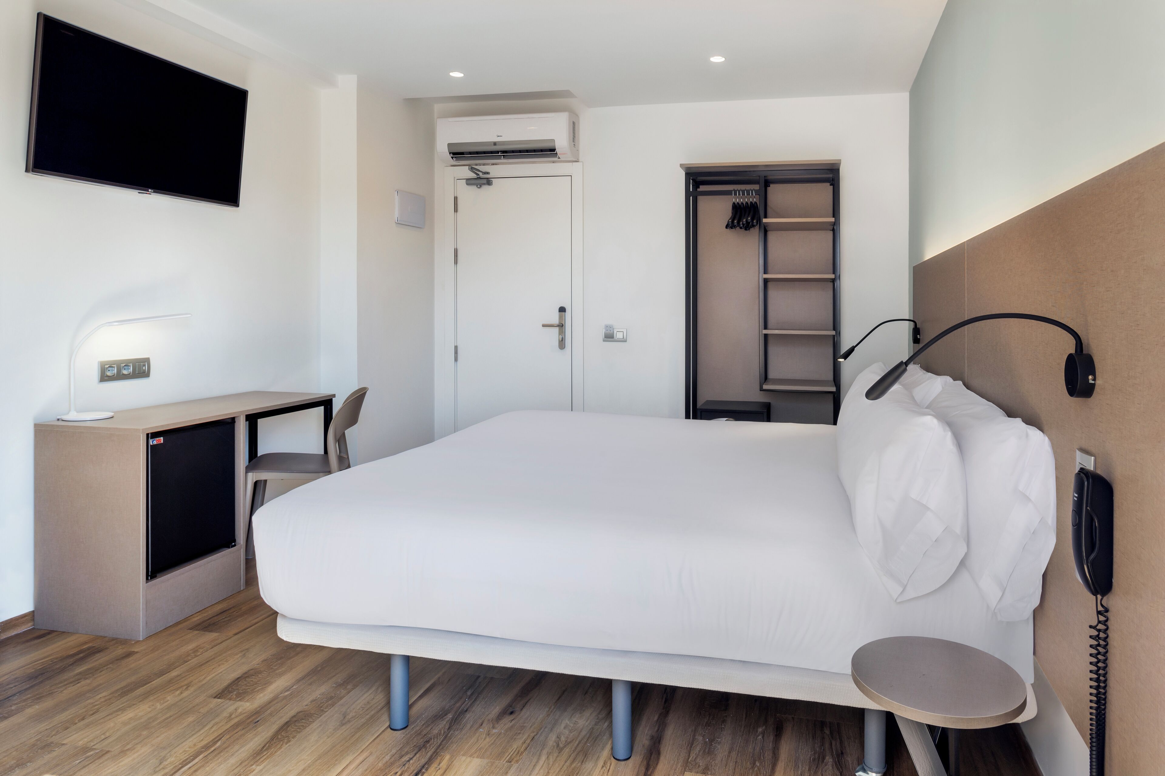 Photo - B&B HOTEL Tarragona Centro Urbis