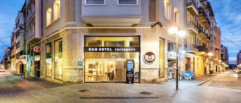 Façana frontal de l'allotjament