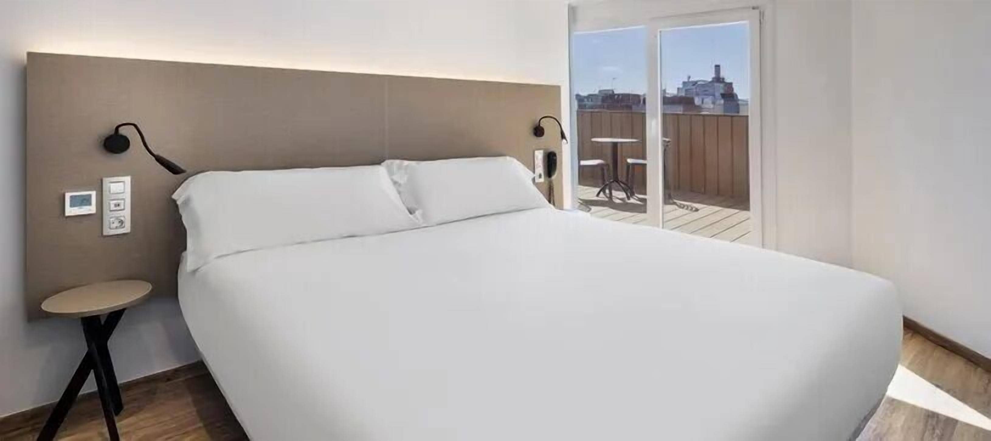 Dobbeltrom – superior | Minibar, safe på rommet, skrivebord og strykejern/-brett