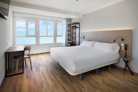 Double Room. B&B Hotel Tarragona Centro Urbis