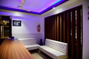 Área de estar no saguão