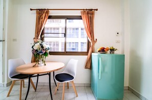1 habitación, escritorio, wifi gratis y ropa de cama 