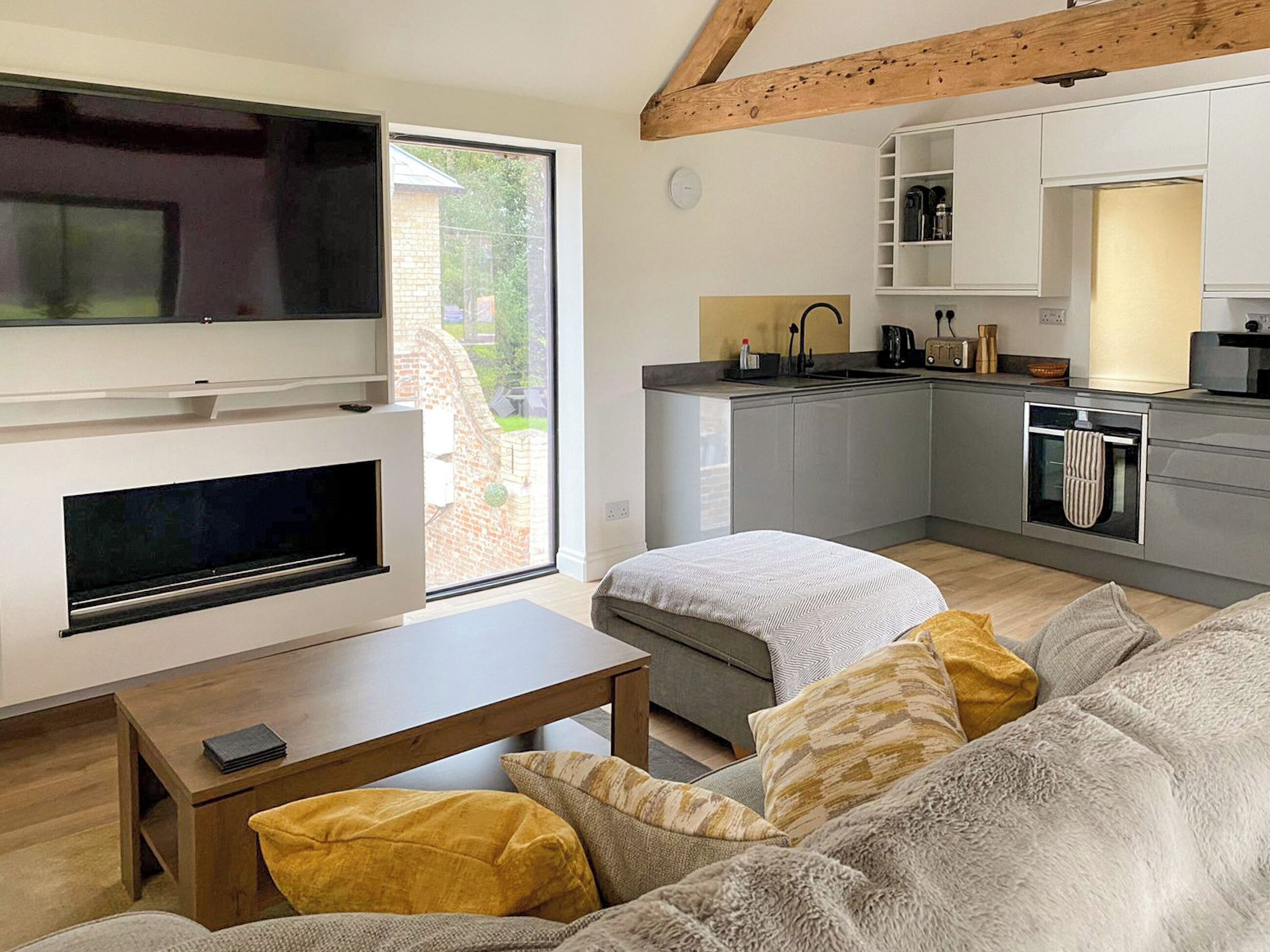 TV, Netflix, streaming services