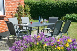 Outdoor dining - Ostsee mit Kind, Hund und Freunden (Süssau)