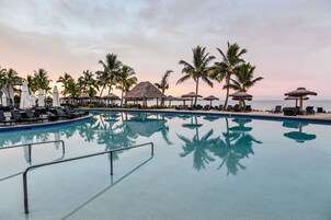 2 piscinas al aire libre