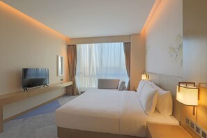 Down comforters, in-room safe, blackout drapes, iron/ironing board - Hilton Garden Inn Changzhou Jintan (Changzhou)