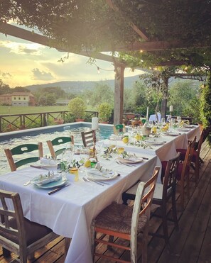 Outdoor dining