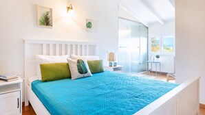 Deluxe-huvila, 4 makuuhuonetta, yksityinen uima-allas, näköala puutarhaan | Silitysrauta/-lauta, ilmaiset vauvansängyt, ilmainen Wi-Fi