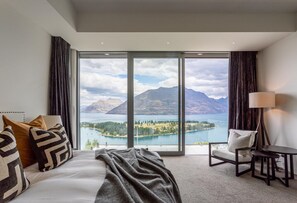 Unclassified image, 5 of 49, button