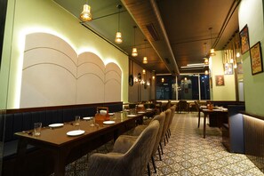 International cuisine - Dewdrop Shankh (Amritsar)