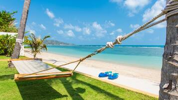En privat strand, volleyball