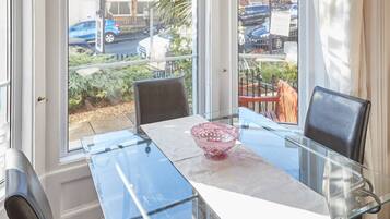 Apartment | Dining room