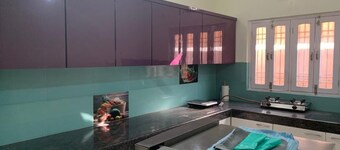 Smartly laid two bedroom apartment with kitchen ,simply furnished for homstay