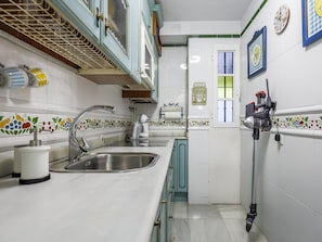 Fridge, microwave, oven, coffee/tea maker