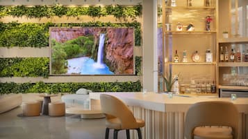 Bar sur le toit, restauration en plein air, ouvert tous les jours