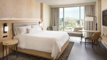 Deluxe-værelse - 1 kingsize-seng - bjergudsigt | Pengeskab på værelset, skrivebord, arbejdsområde til bærbare computere