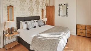 Apartment | 2 Schlafzimmer, hochwertige Bettwaren, Bügeleisen/Bügelbrett