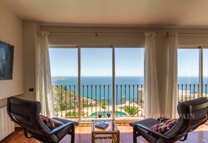 Interior - Villa Esmeralda with private heated pool, sauna and great view (Salobreña)