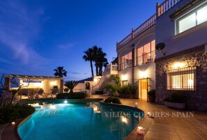 A heated pool - Villa Esmeralda with private heated pool, sauna and great view (Salobreña)