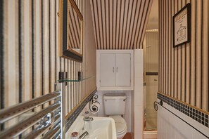 Apartment | Bathroom