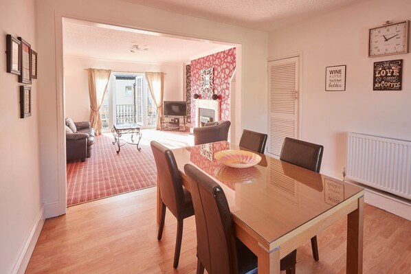 Apartment | Dining room