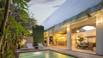 Kolam renang outdoor