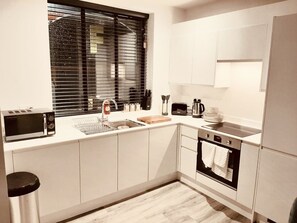 公寓 | 私人廚房 | 電冰箱、微波爐、烤箱、爐台