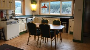 Cottage | Bếp riêng | Tủ lạnh, lò vi sóng, lò nướng, bếp nấu 