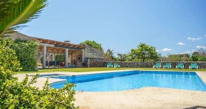 Haus mit Garten und Schwimmbad, Entspannung in ländlicher Umgebung