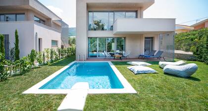 SunBlue Villa Modern Private Pool