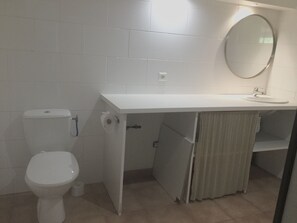 Dusche, Handtücher, Seife, Toilettenpapier