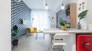 Apartment (1 Bedroom) | Living area | TV